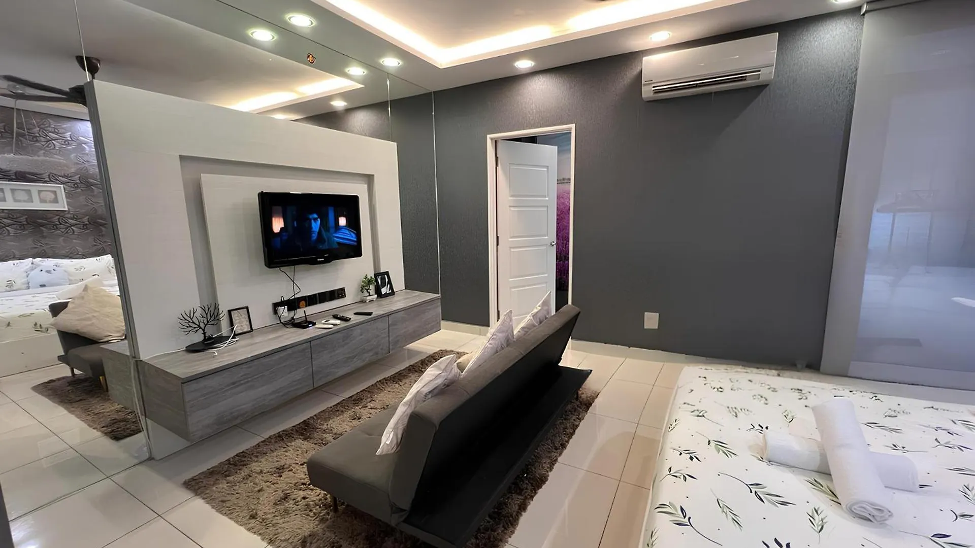 Mansion One L 5Pax 1R1B L Cityview L Gleneagle L By Perfectsweethome George Town